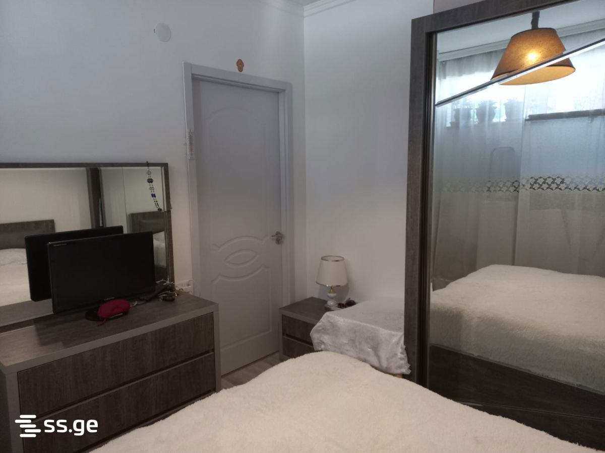 2 room Flat For Sale. Varketili - Więcej
