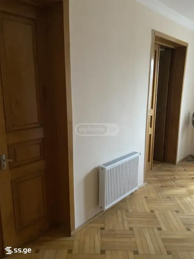 8 Room Private House For Sale view 5