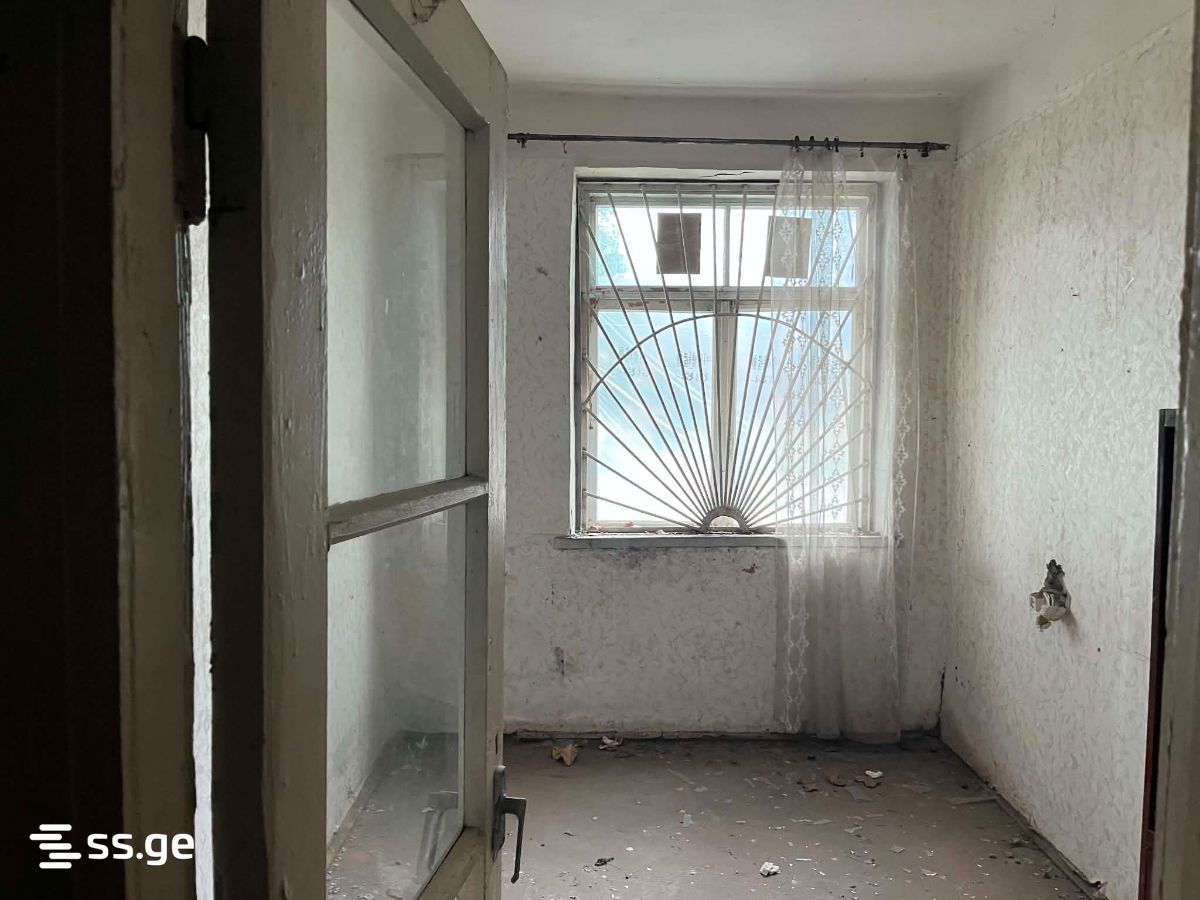 3 Room Flat For Sale view 9