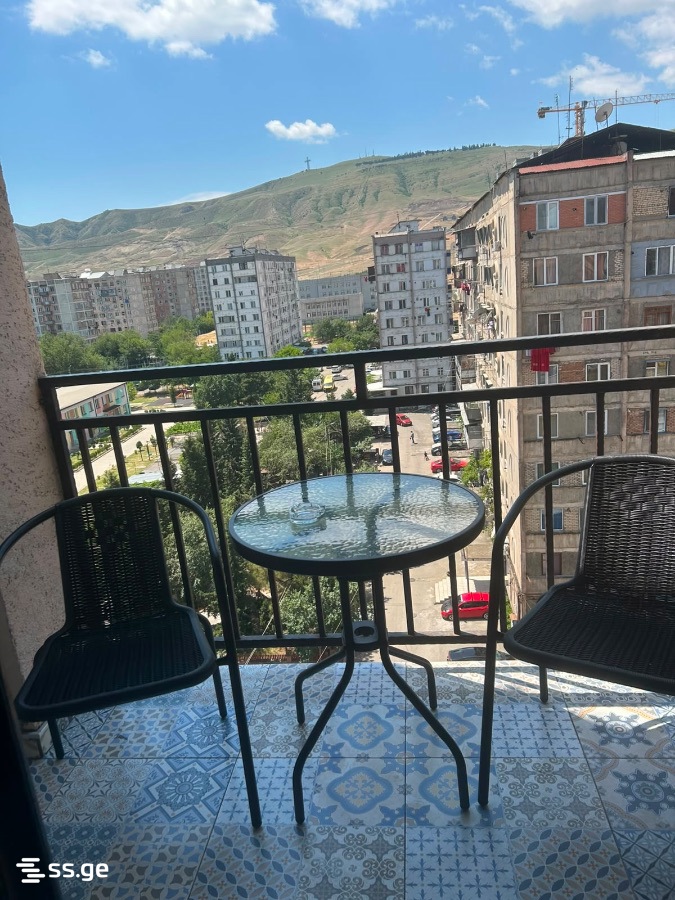 2 Room Flat Daily Rent. Rustavi, 2 of 11