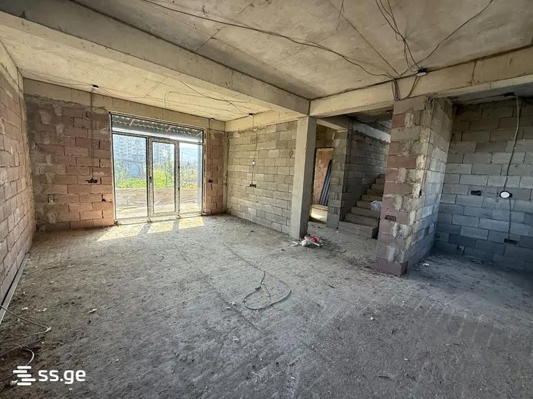 5 Room Private House For Sale view 3