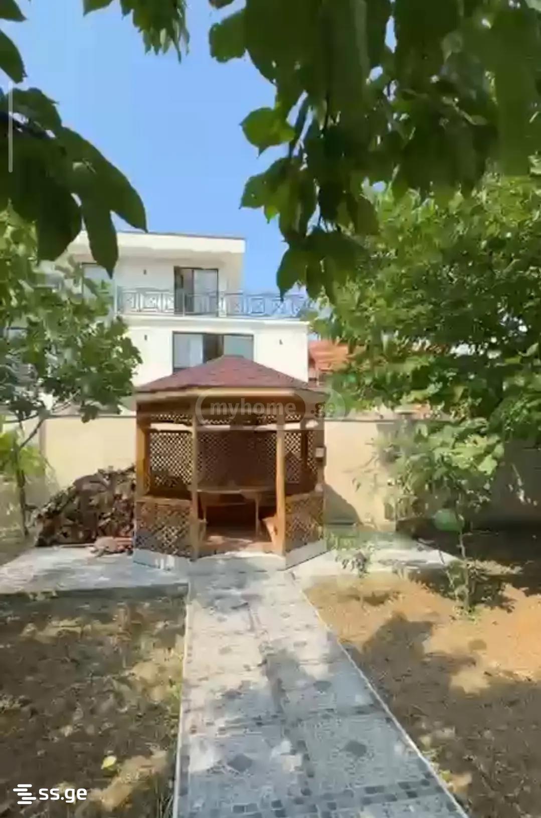 7 Room Private House For Sale view 6