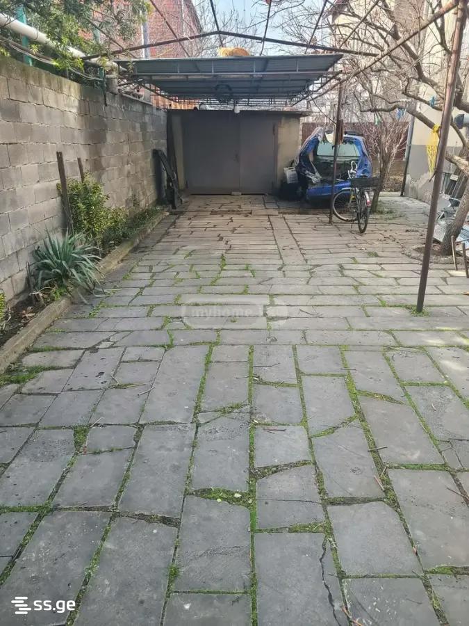 8 Room Private House For Sale view 7