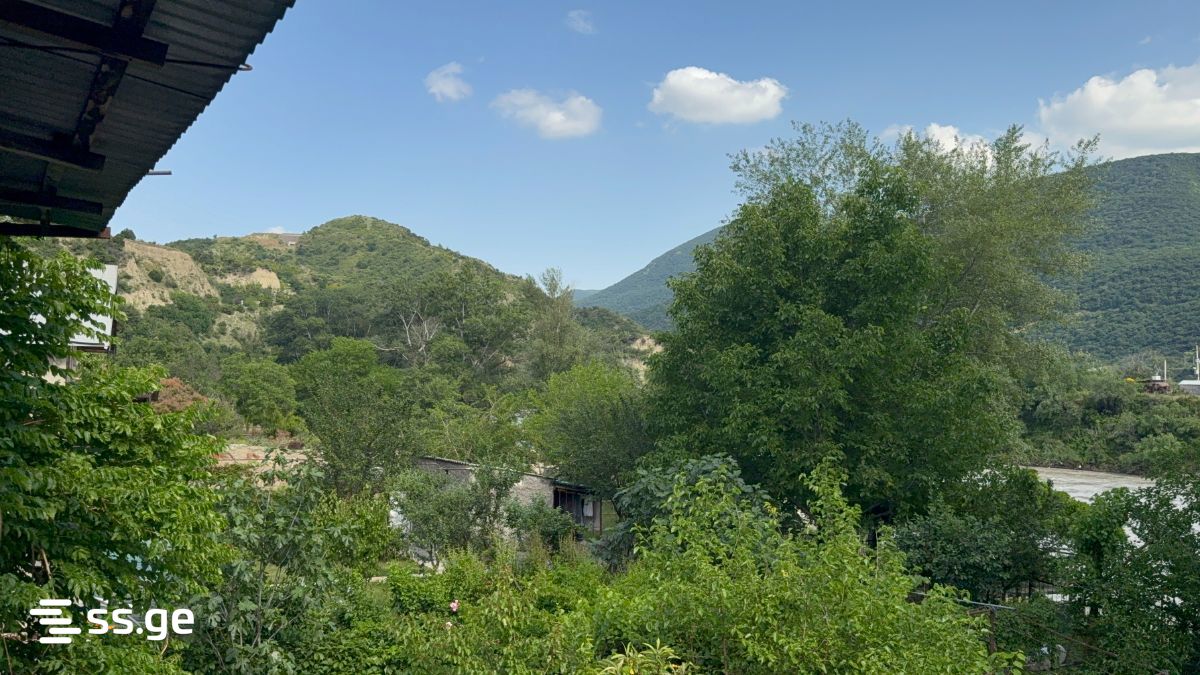 5 Room Summer Cottage For Sale, 1 of 3