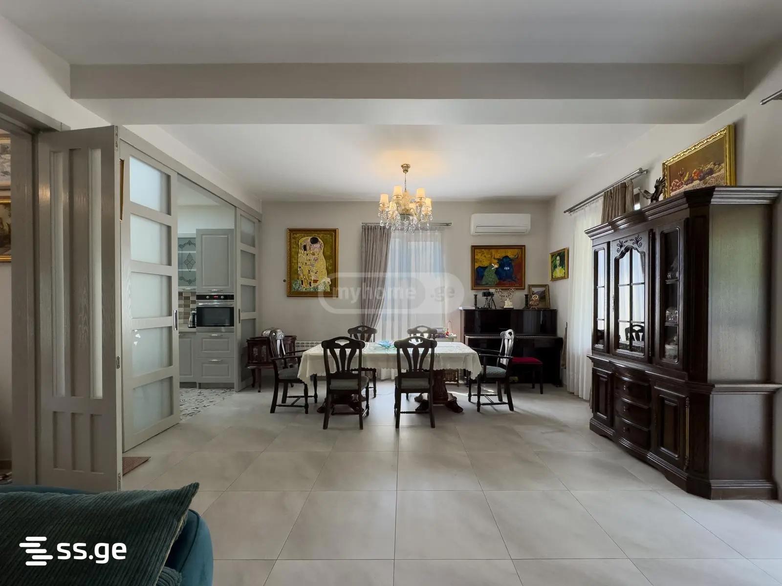 7 Room Private House For Sale view 11