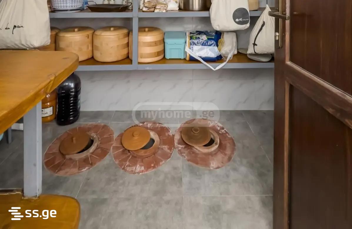 8 Room Private House For Sale view 2
