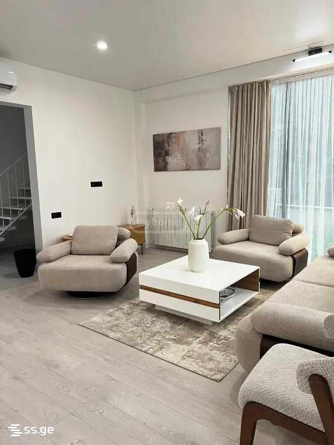 5 Room Private House For Sale view 2