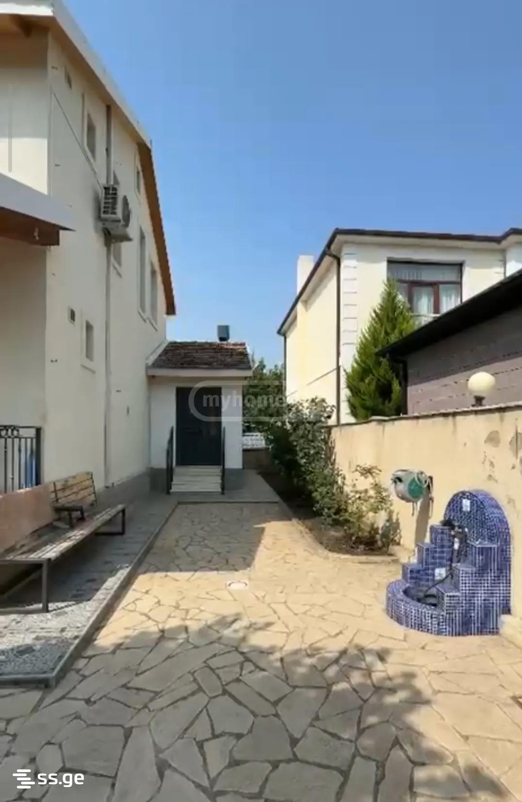 7 Room Private House For Sale view 14