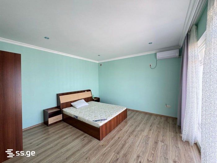6 Room Private House For Sale view 4
