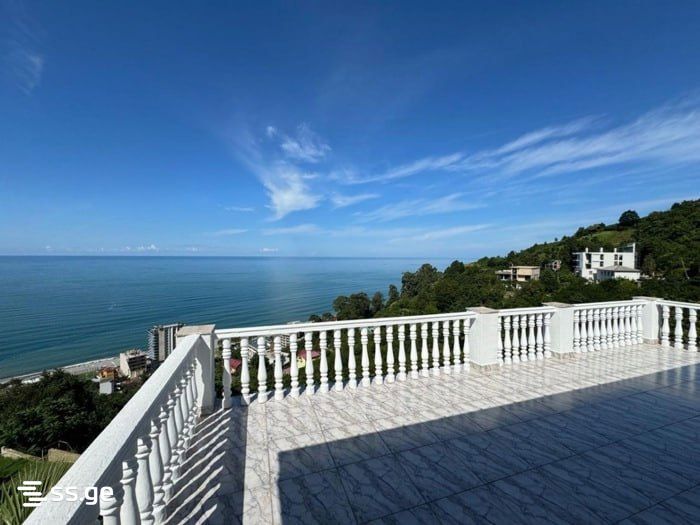 6 Room Private House For Sale view 1
