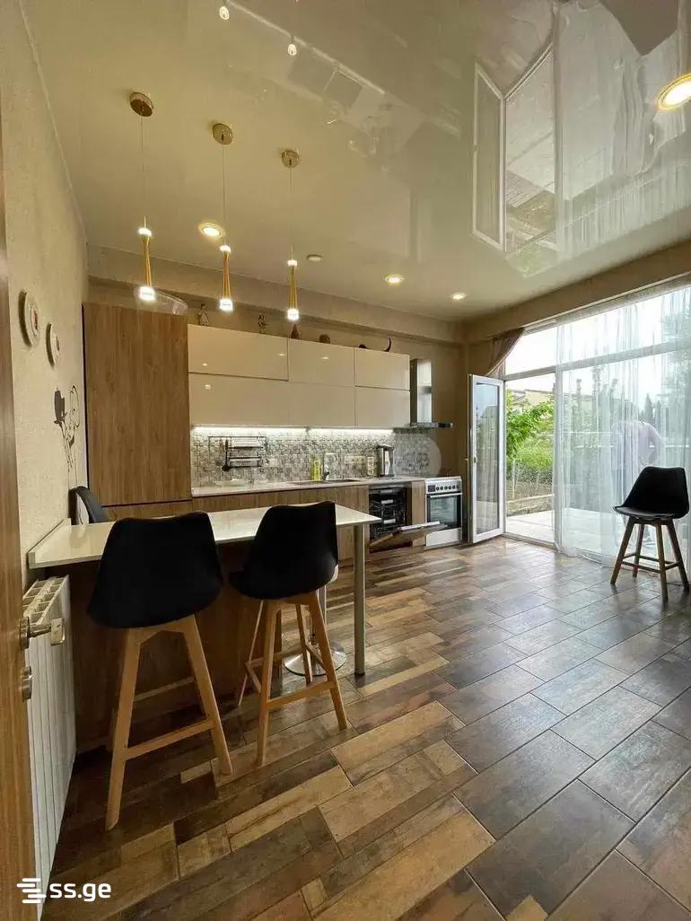 5 Room Private House For Rent. Sololaki view 8