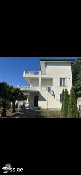 6 Room Private House For Sale view 2
