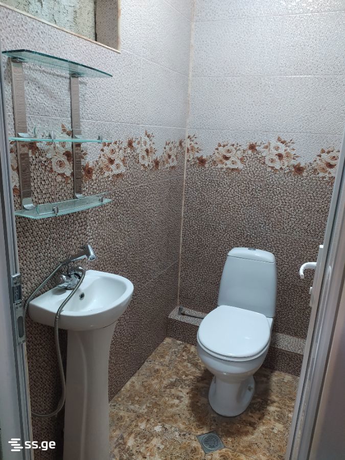 6 Room Private House For Sale view 12