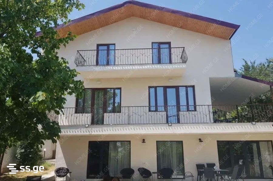 8 Room Summer Cottage Daily Rent. Vake view 1