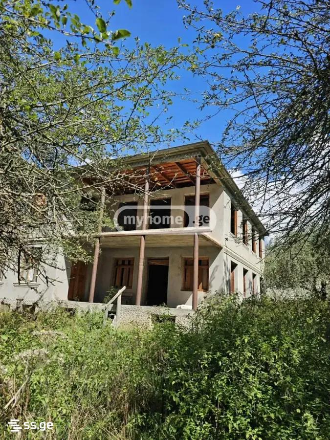 10 Room Private House For Sale view 2