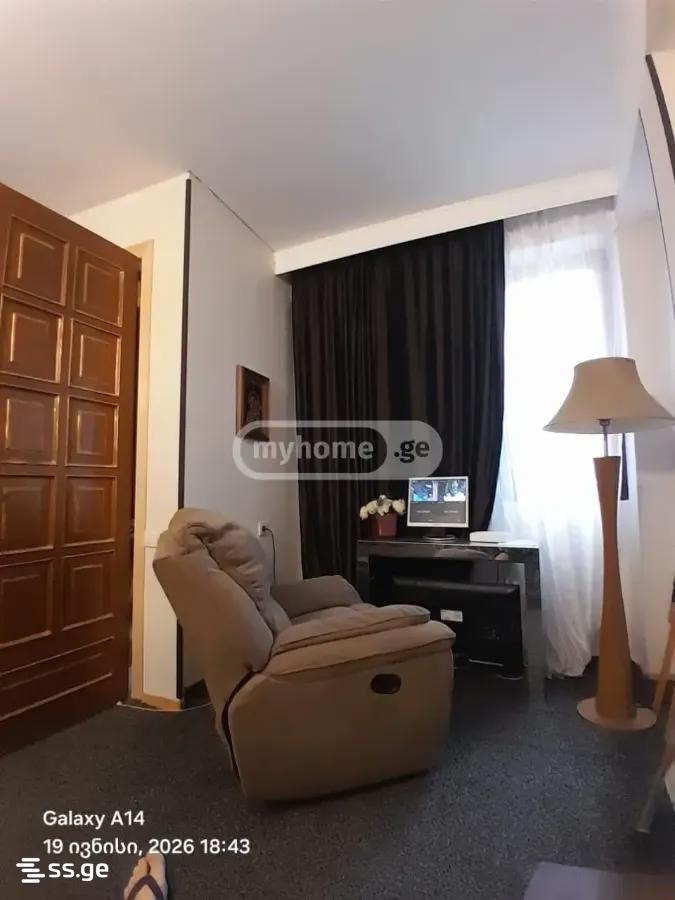 4 Room Private House For Rent. Sololaki view 15