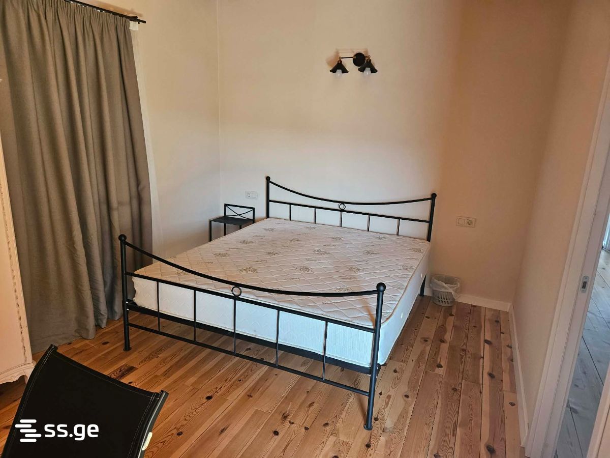 8 Room Summer Cottage Daily Rent. Vake view 2
