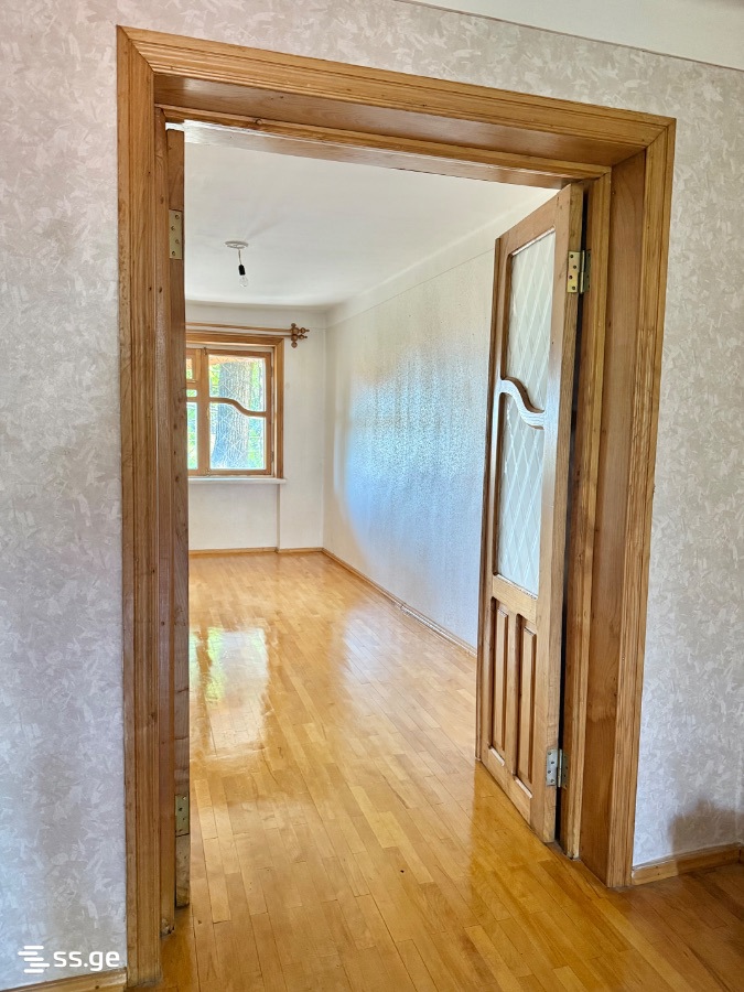 For Sale 5 Room Apartment Kutaisshi view 17