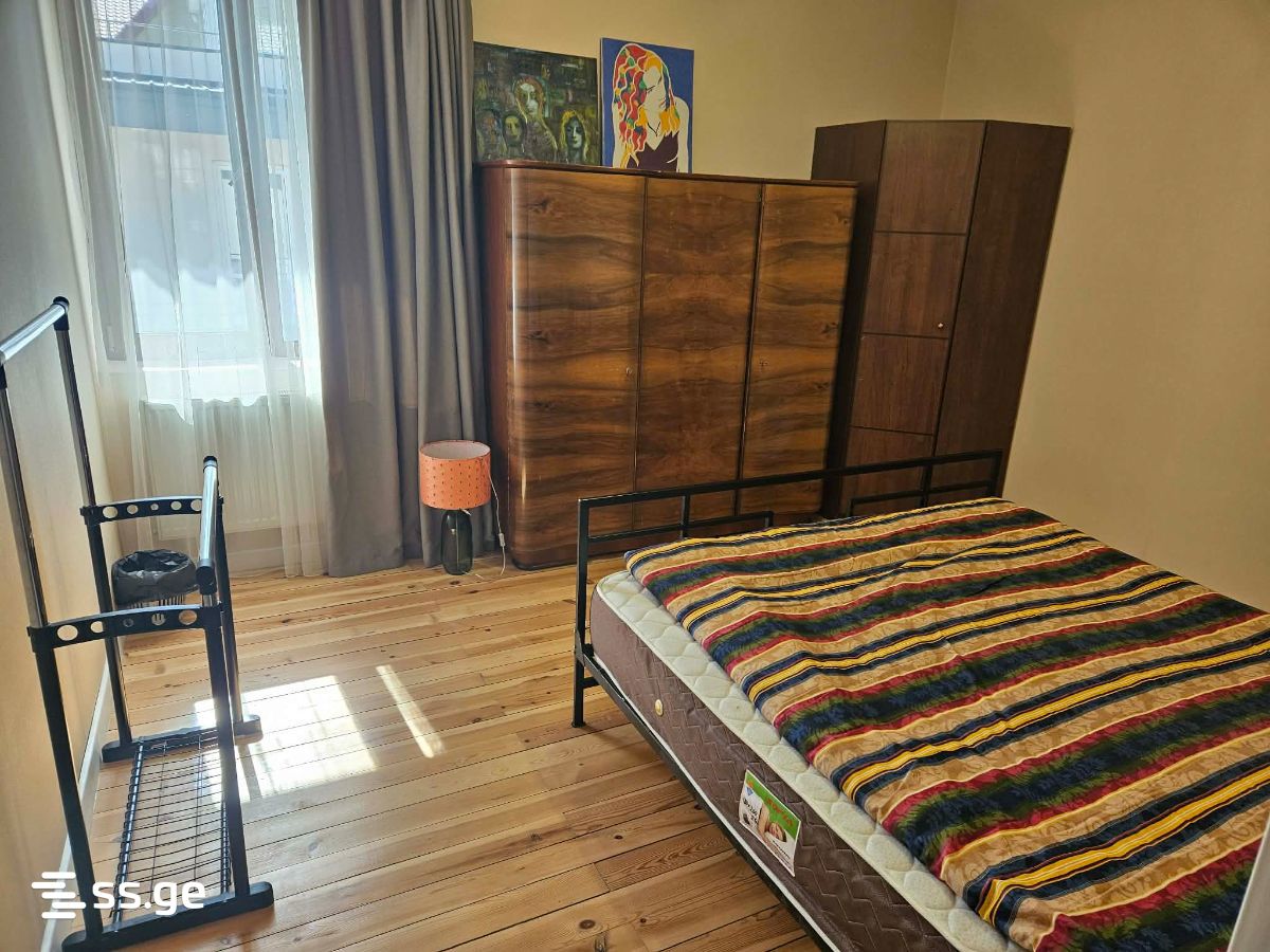 8 Room Summer Cottage Daily Rent. Vake view 3