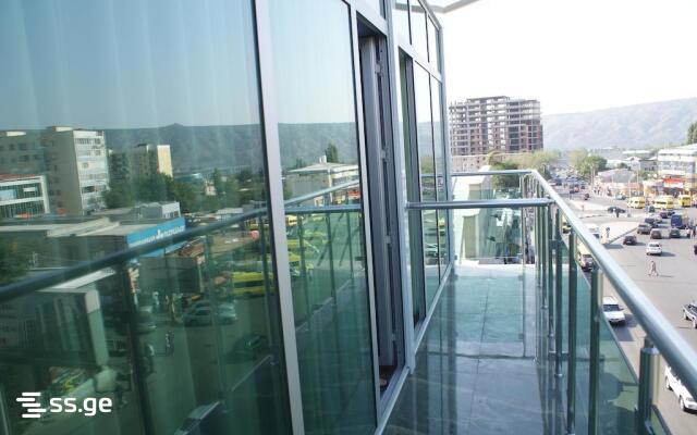 11 Room Hotel For Rent. Varketili view 16