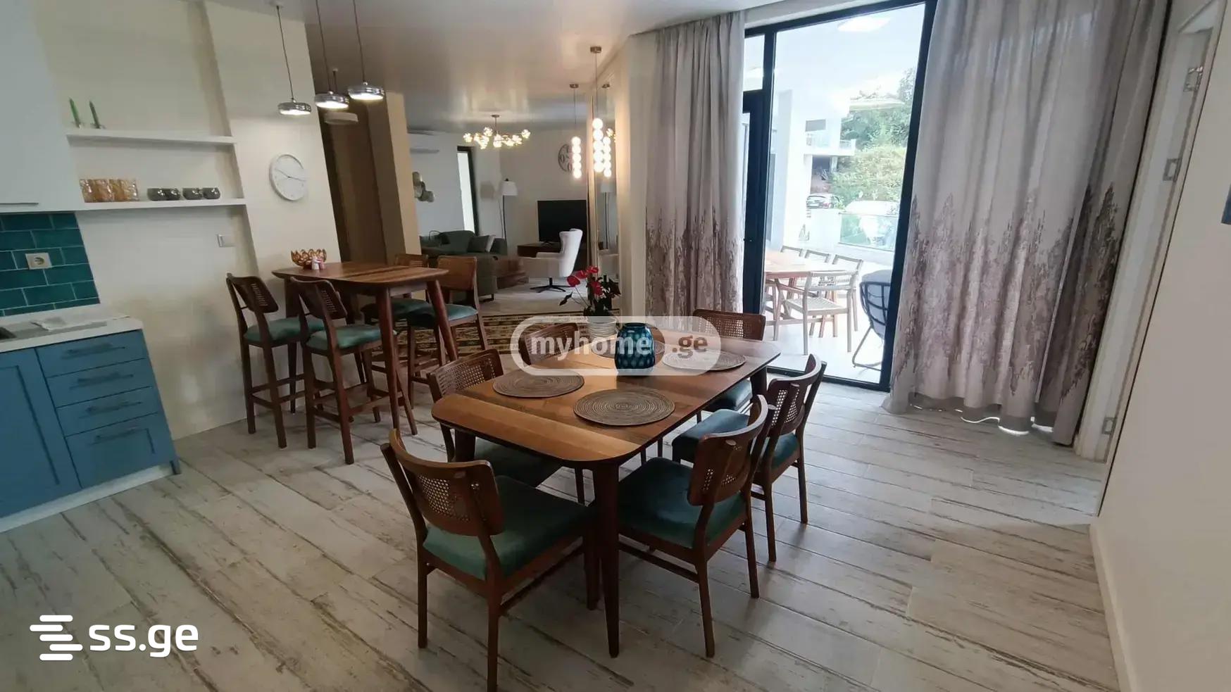 6 Room Private House For Sale view 5