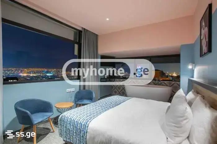 22 Room Hotel For Rent. Vera view 40