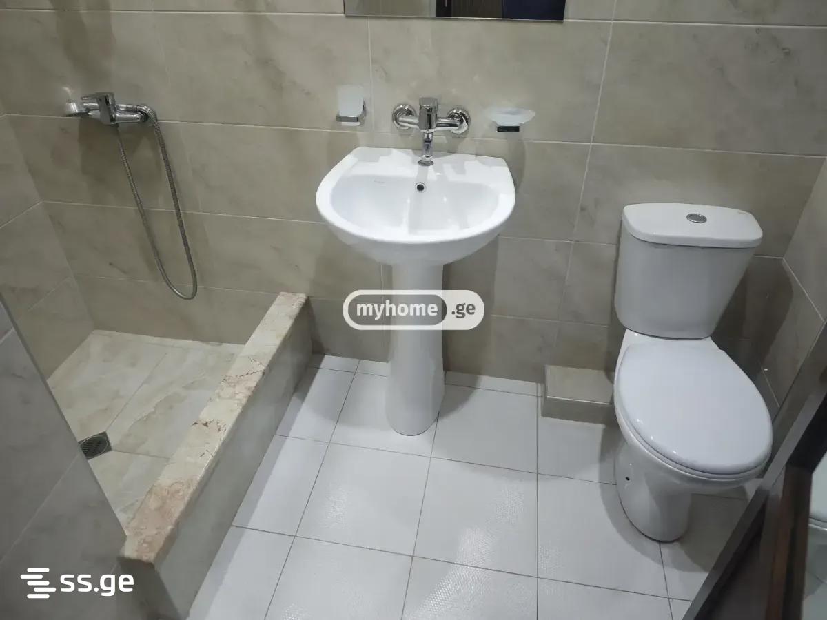 8 Room Hotel For Rent. Vake view 43