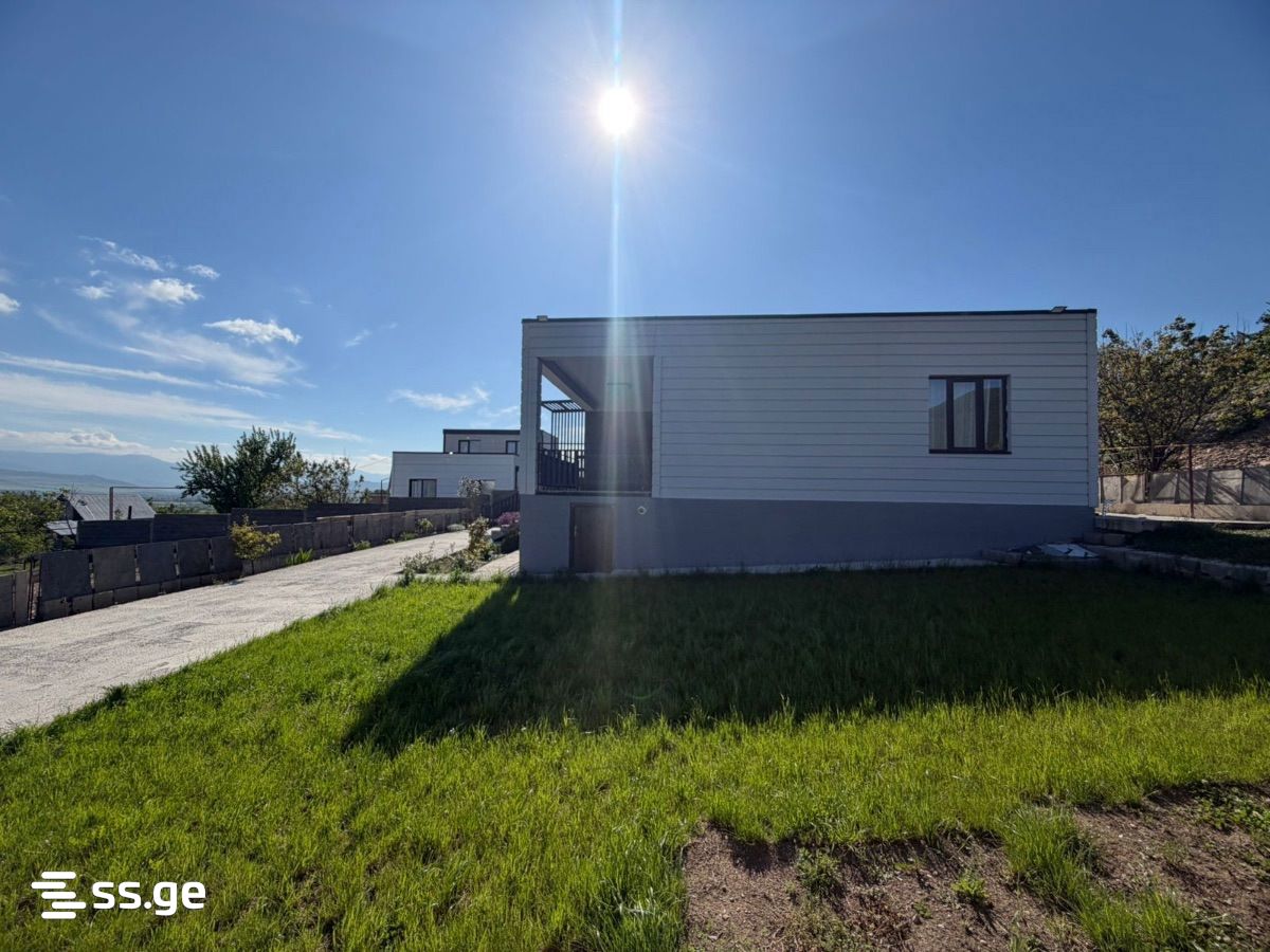 5 Room Private House For Sale view 2