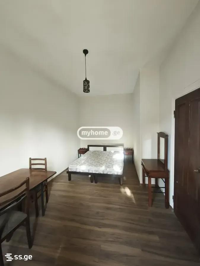 8 Room Hotel For Rent. Vake view 38