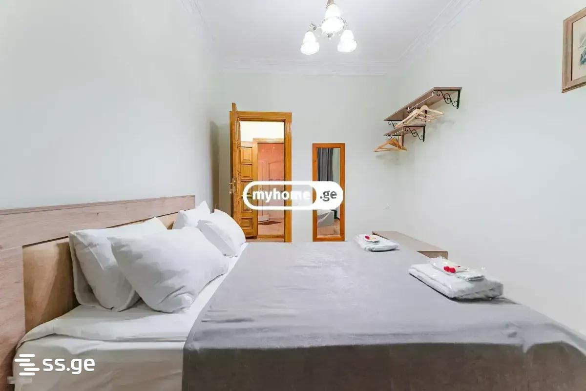8 Room Hotel For Rent. Mtatsminda view 28