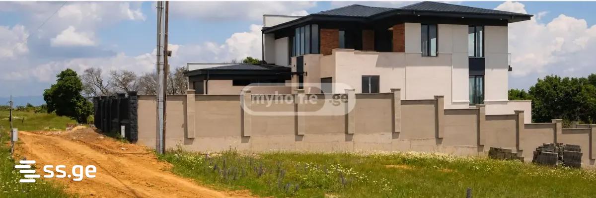 10 Room Private House For Sale view 8