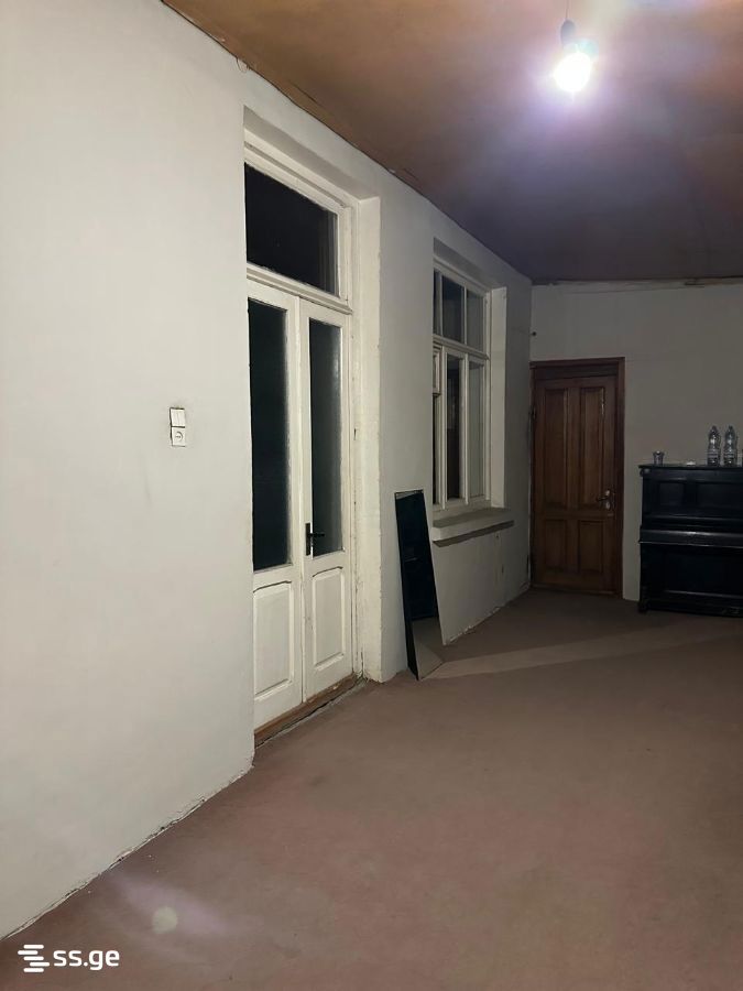 8 Room Private House For Sale view 15