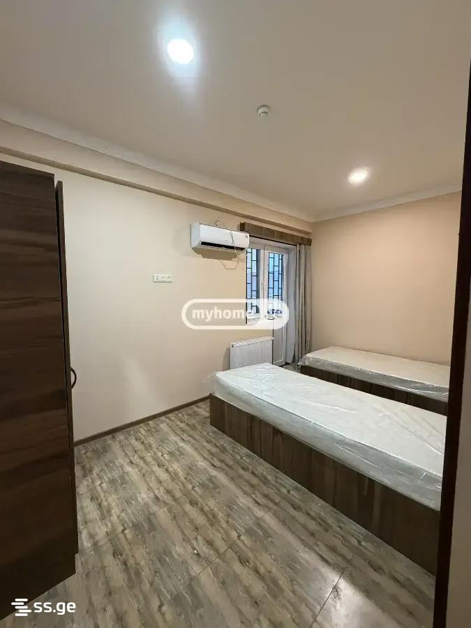 8 Room Hotel For Rent. Vera view 2