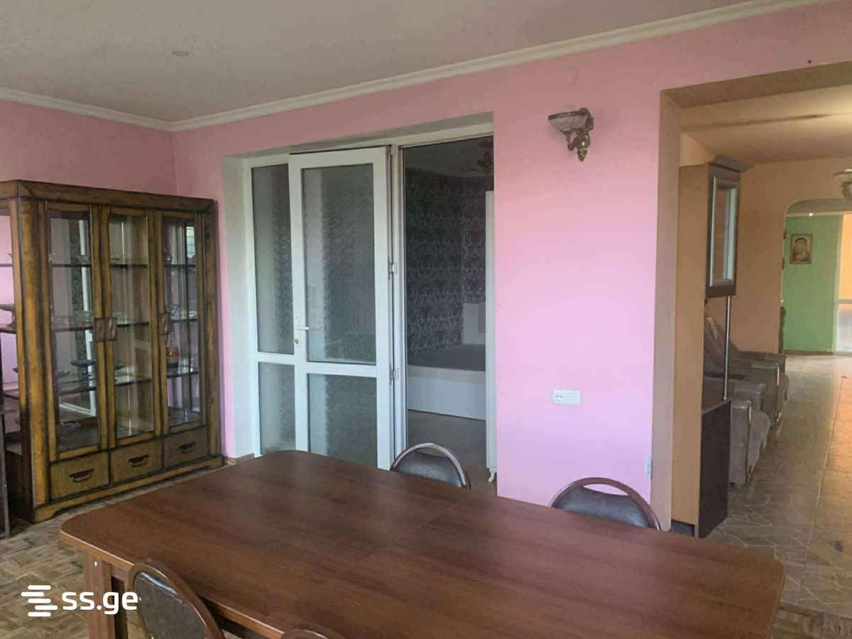 3 Room Flat For Sale, 2 of 4