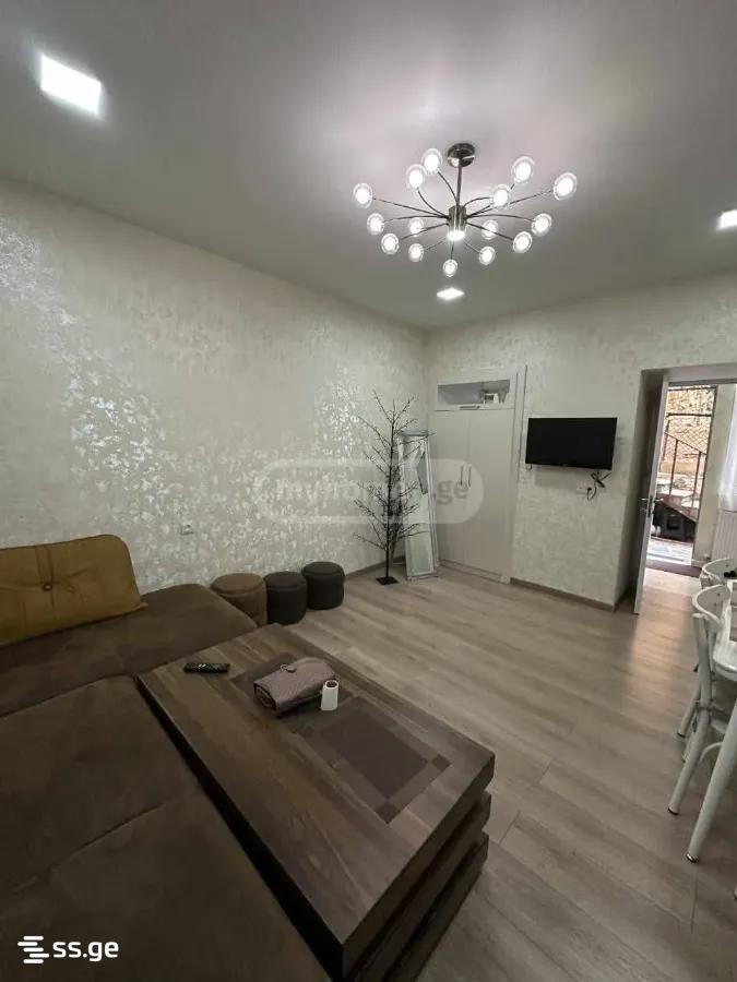 1 Room Private House For Rent. Sololaki view 3