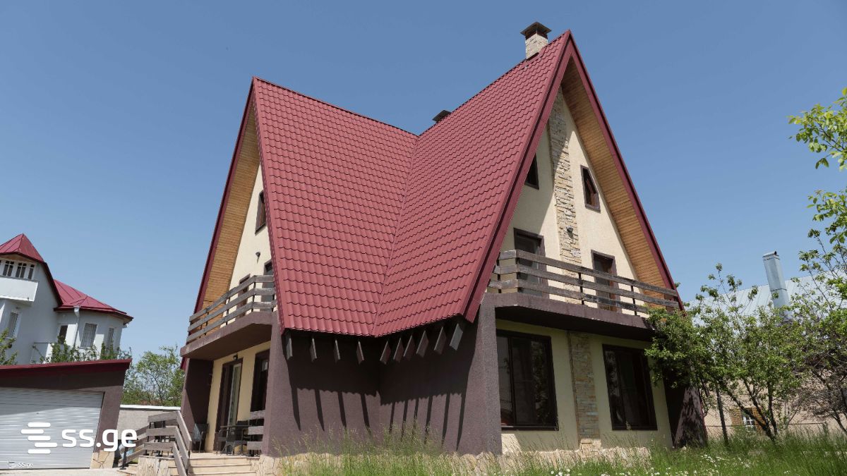 7 Room Private House For Sale view 1