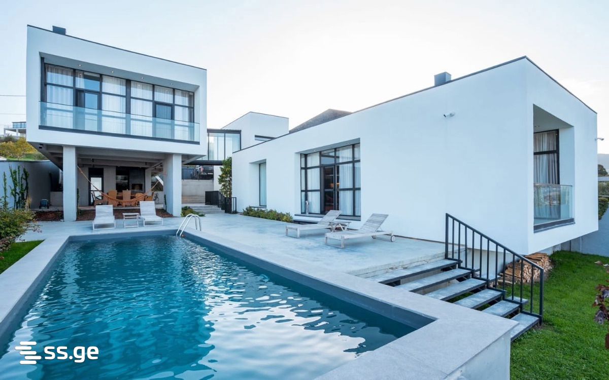 5 Room Private House For Sale view 1