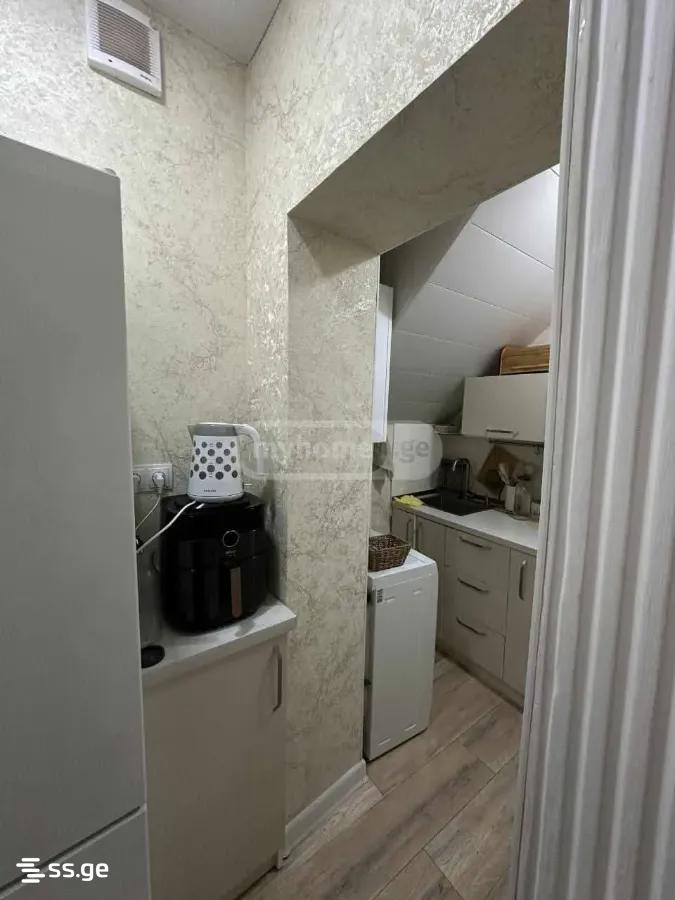 1 Room Private House For Rent. Sololaki view 4