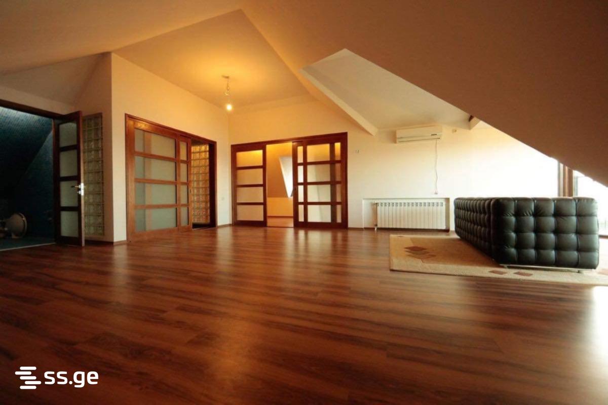 9 Room Private House For Sale view 5