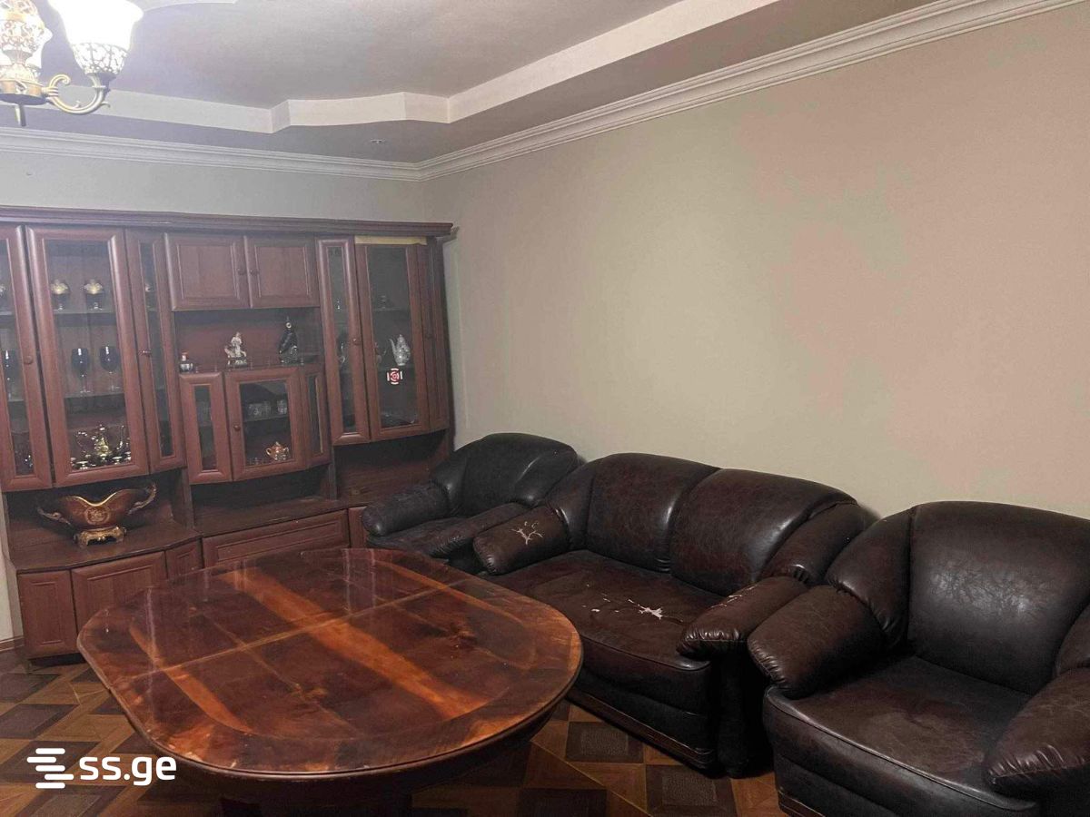 4 Room Flat For Rent. Makhindjauri view 2