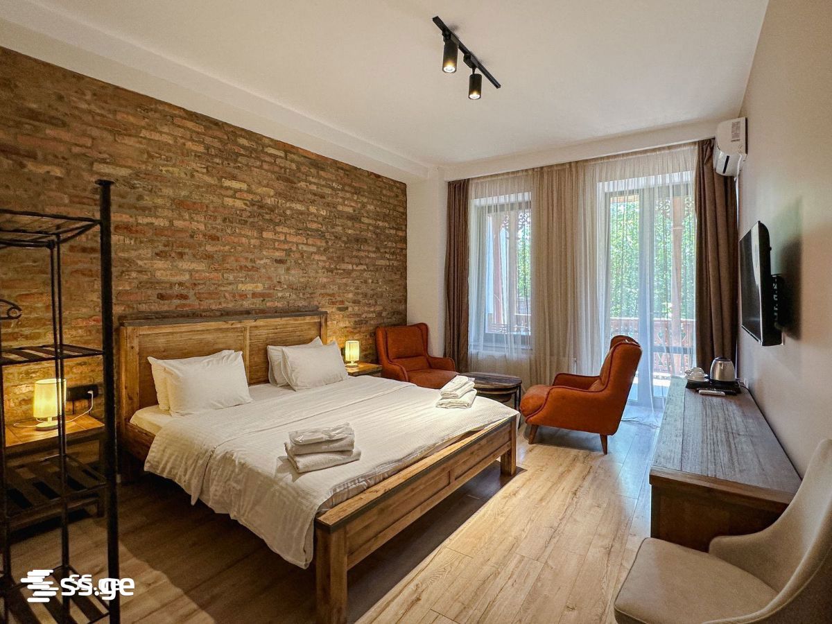 10 Room Hotel For Sale, 3 of 4