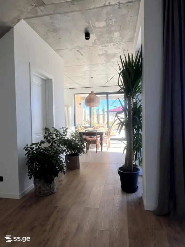 8 Room Private House For Sale view 20