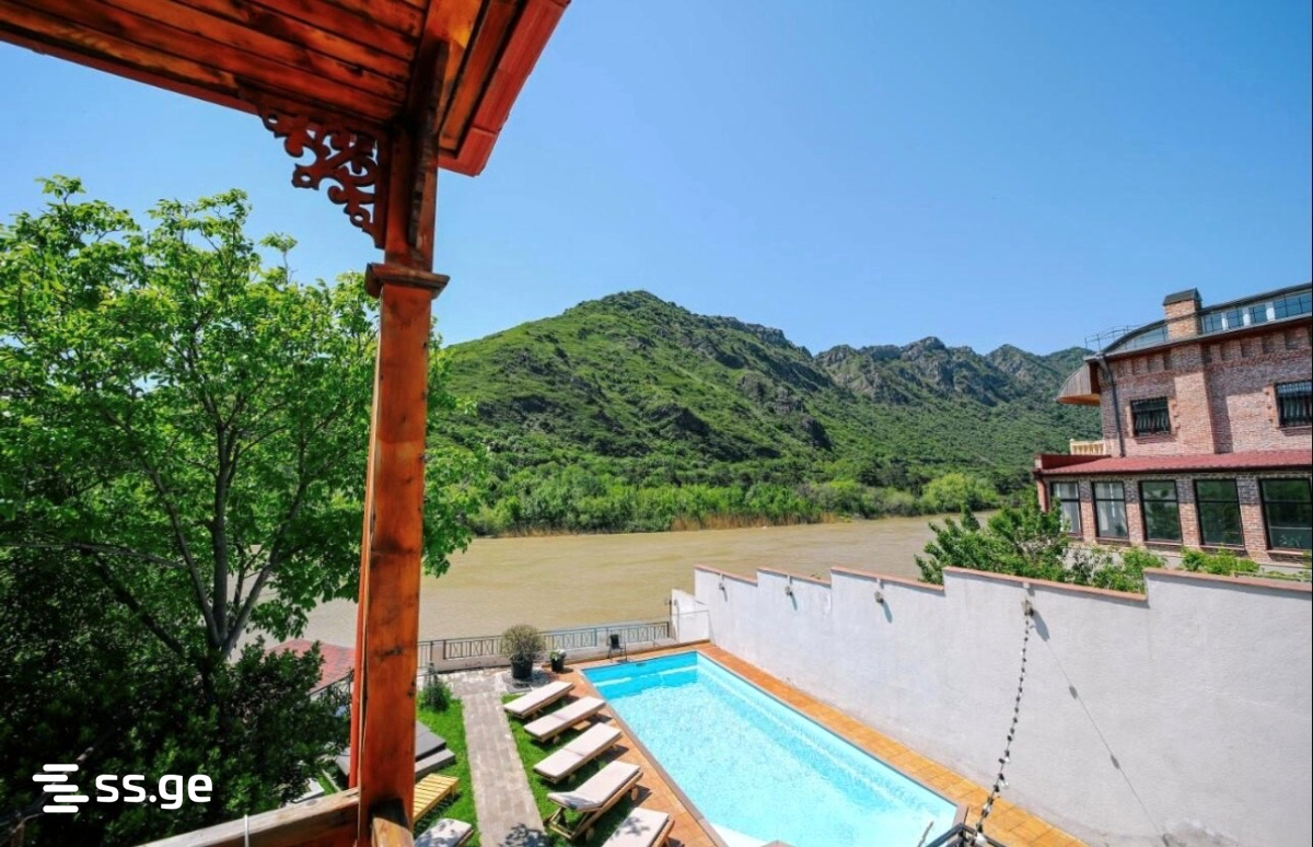 11 Room Hotel For Sale, 2 of 4