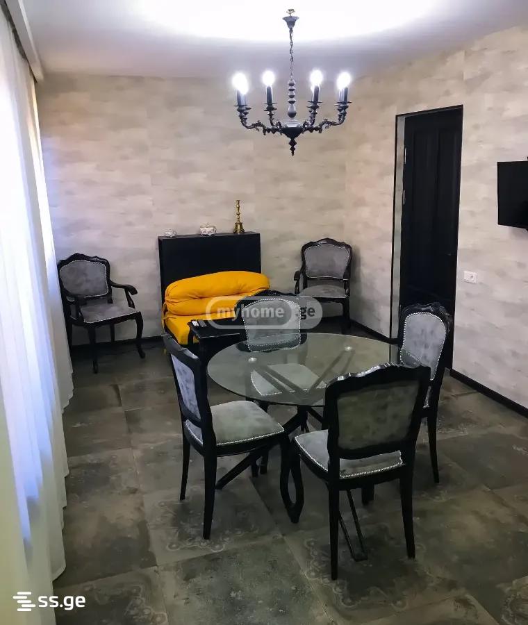 8 Room Private House For Sale view 6