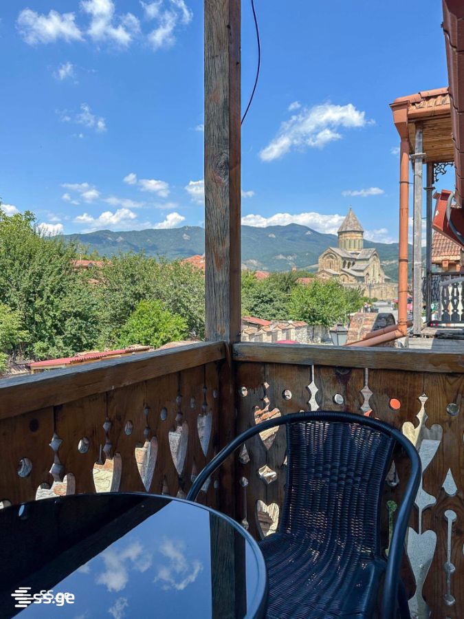 10 Room Hotel For Sale view 9