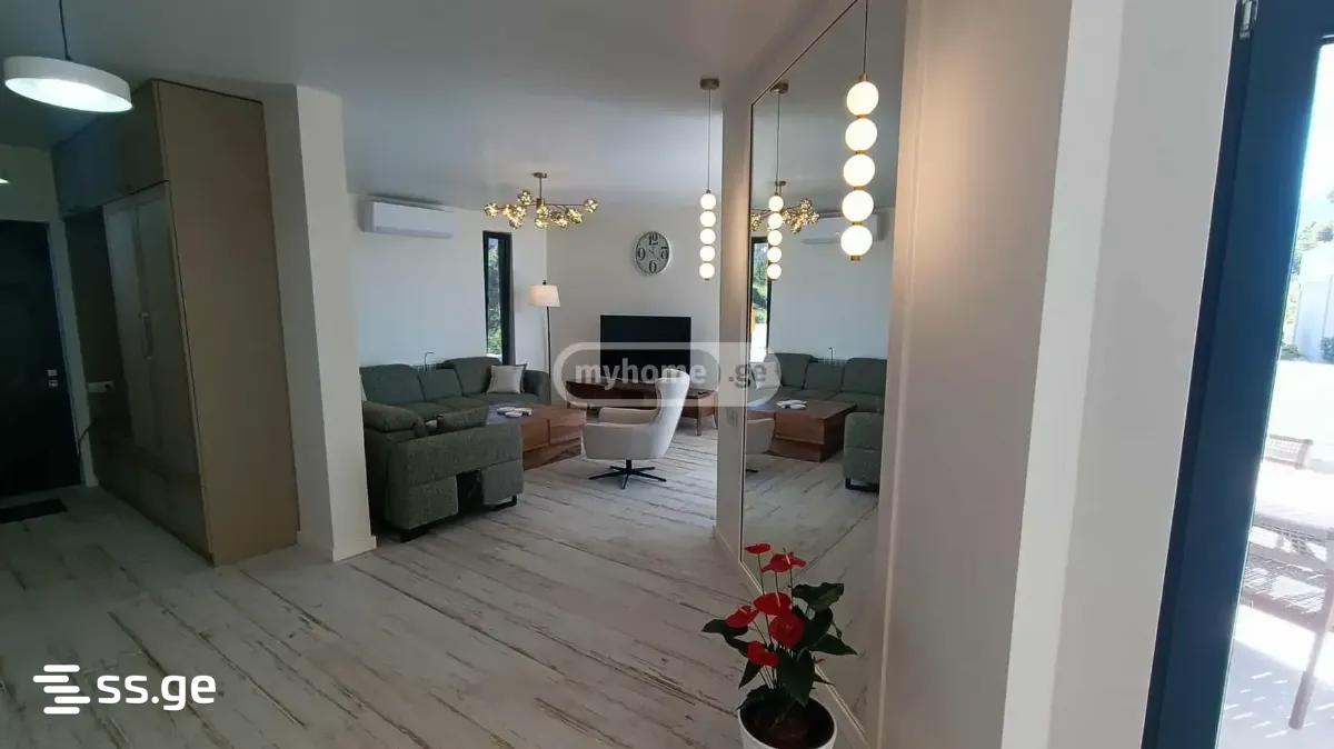 6 Room Private House For Sale view 3