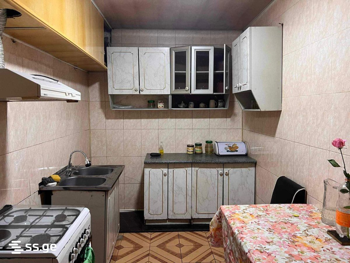 4 Room Flat For Rent. Makhindjauri view 3
