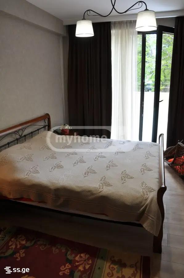 6 Room Private House For Sale view 1