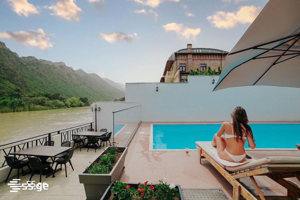 10 Room Hotel For Sale, 2 of 4