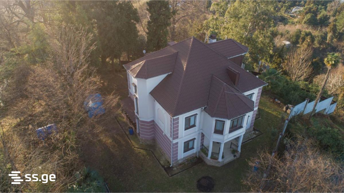 9 Room Private House For Sale view 3